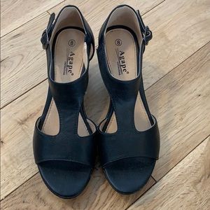 Agape Wedges 8 Never Worn